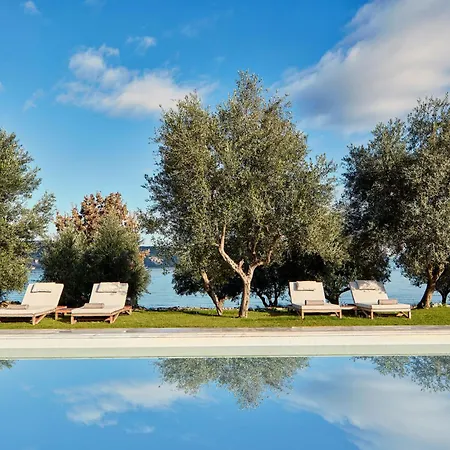 Hotel 100 Rizes Seaside Resort- Small Luxury Of The World