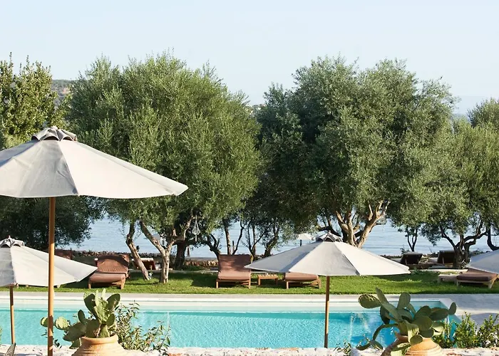 Hotel 100 Rizes Seaside Resort- Small Luxury Of The World