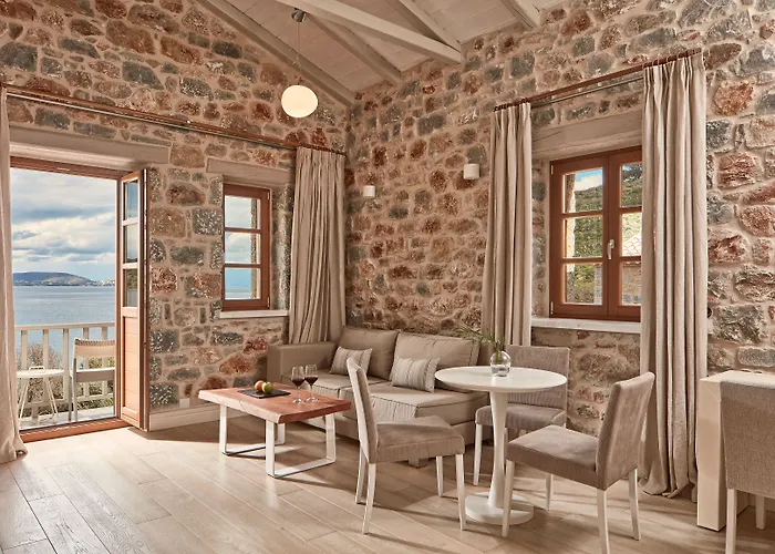 Hotel 100 Rizes Seaside Resort- Small Luxury Of The World