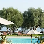 Hotel 100 Rizes Seaside Resort- Small Luxury Of The World