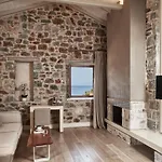 Hotel 100 Rizes Seaside Resort- Small Luxury Of The World