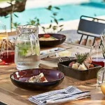 Hotel 100 Rizes Seaside Resort- Small Luxury Of The World