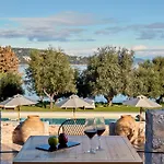 Hotel 100 Rizes Seaside Resort- Small Luxury Of The World