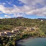 Hotel 100 Rizes Seaside Resort- Small Luxury Of The World 4*