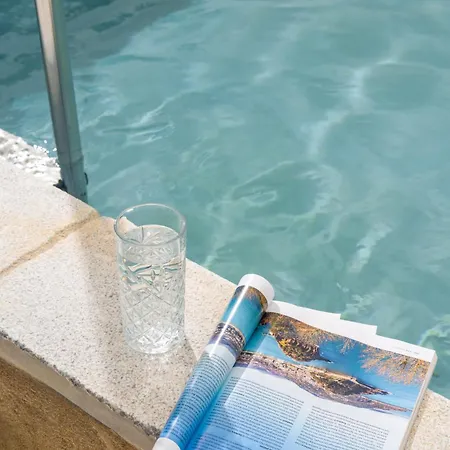 Hotel 100 Rizes Seaside Resort- Small Luxury Of The World