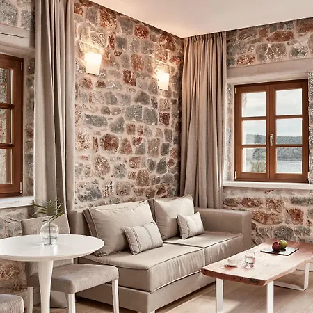 Hotel 100 Rizes Seaside Resort- Small Luxury Of The World